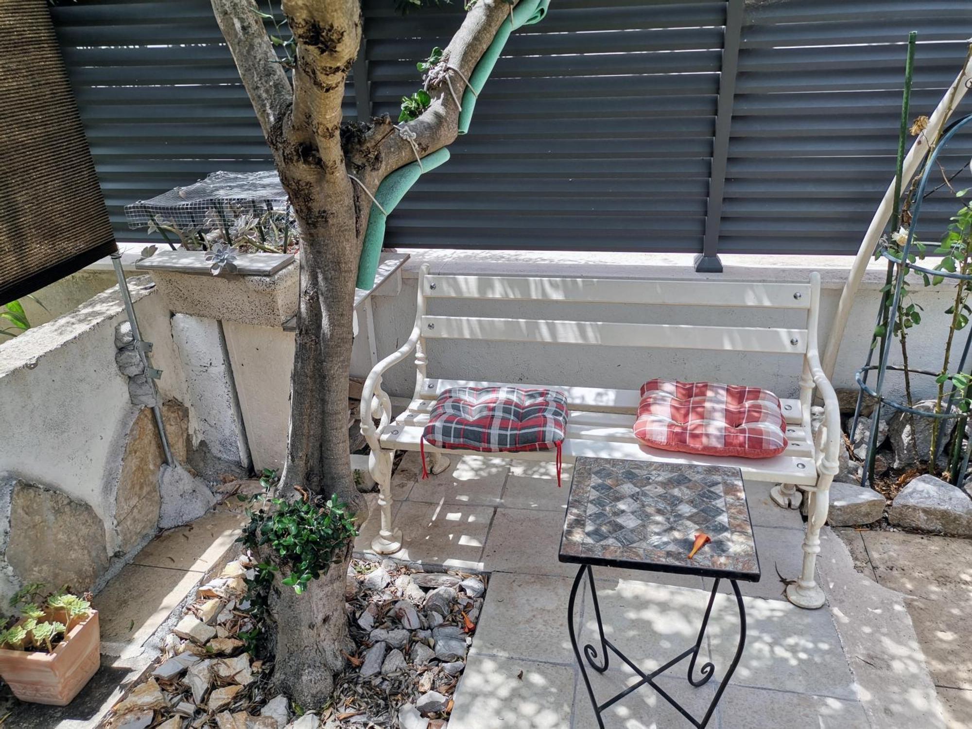 Apartment Alena With Terrace And Garden Center Jelsa Jelsa  Extérieur photo
